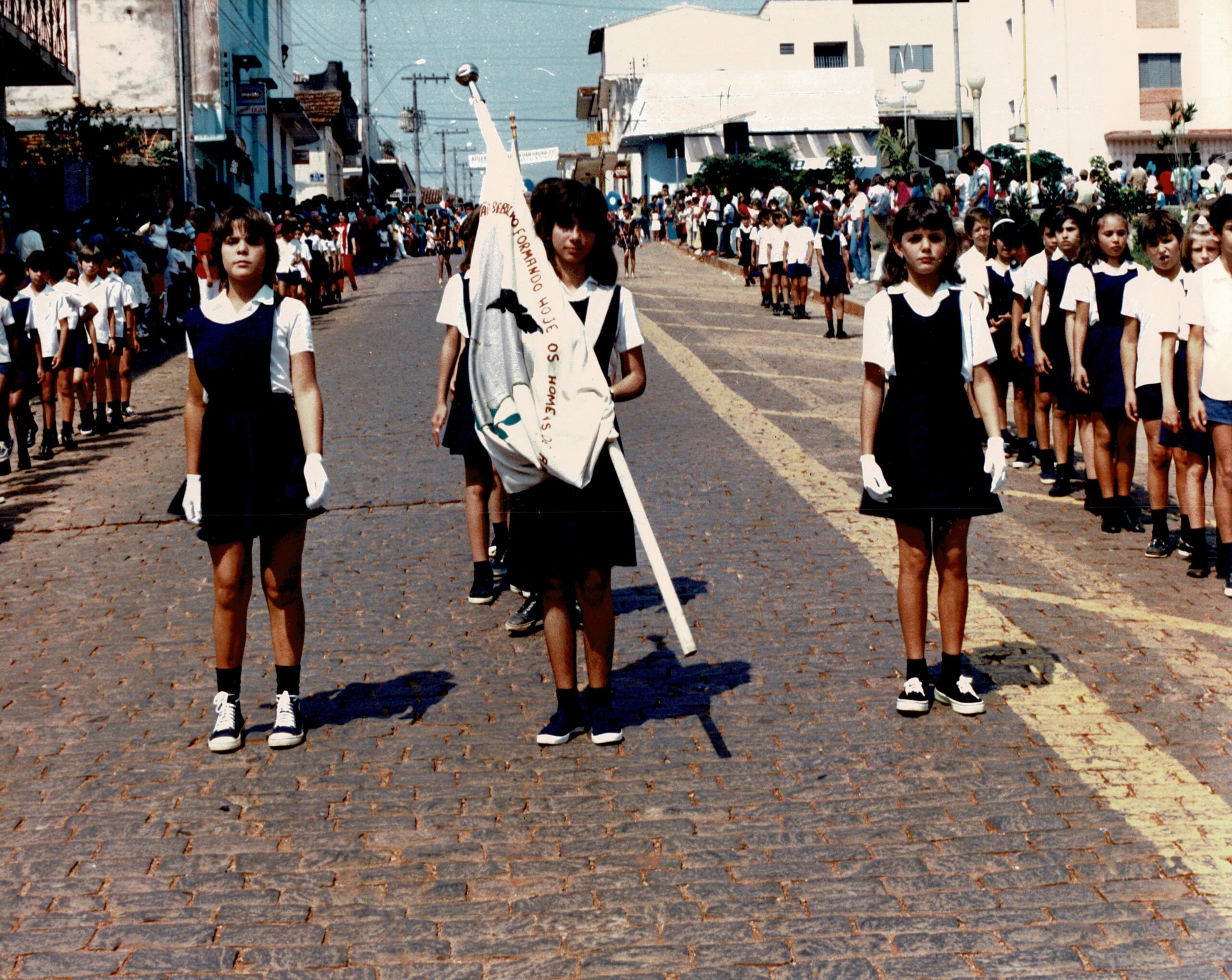 Desfile Cívico 07/09/1988 (Fonte: Biblioteca Municipal)