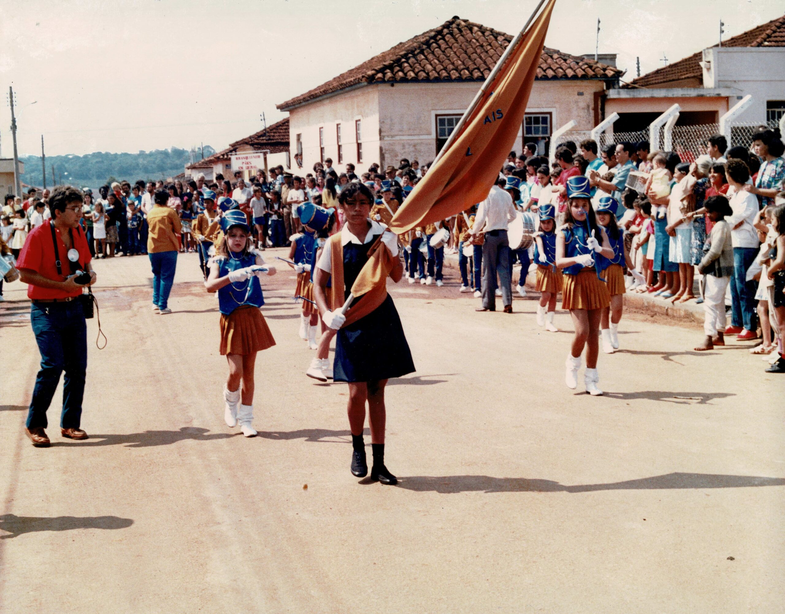 Desfile Cívico 07/09/1988 (Fonte: Biblioteca Municipal)