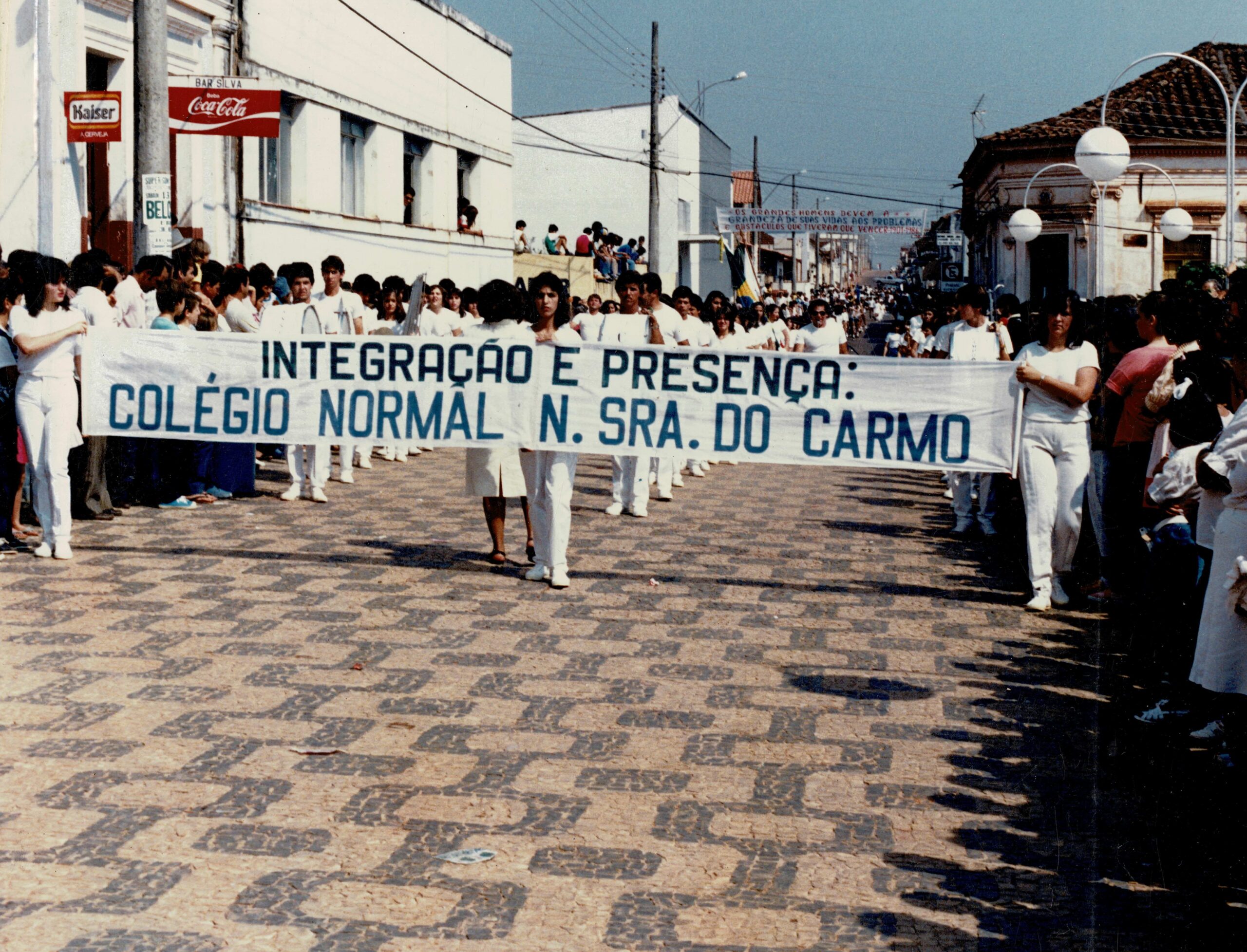 Desfile Cívico 07/09/1988 (Fonte: Biblioteca Municipal)