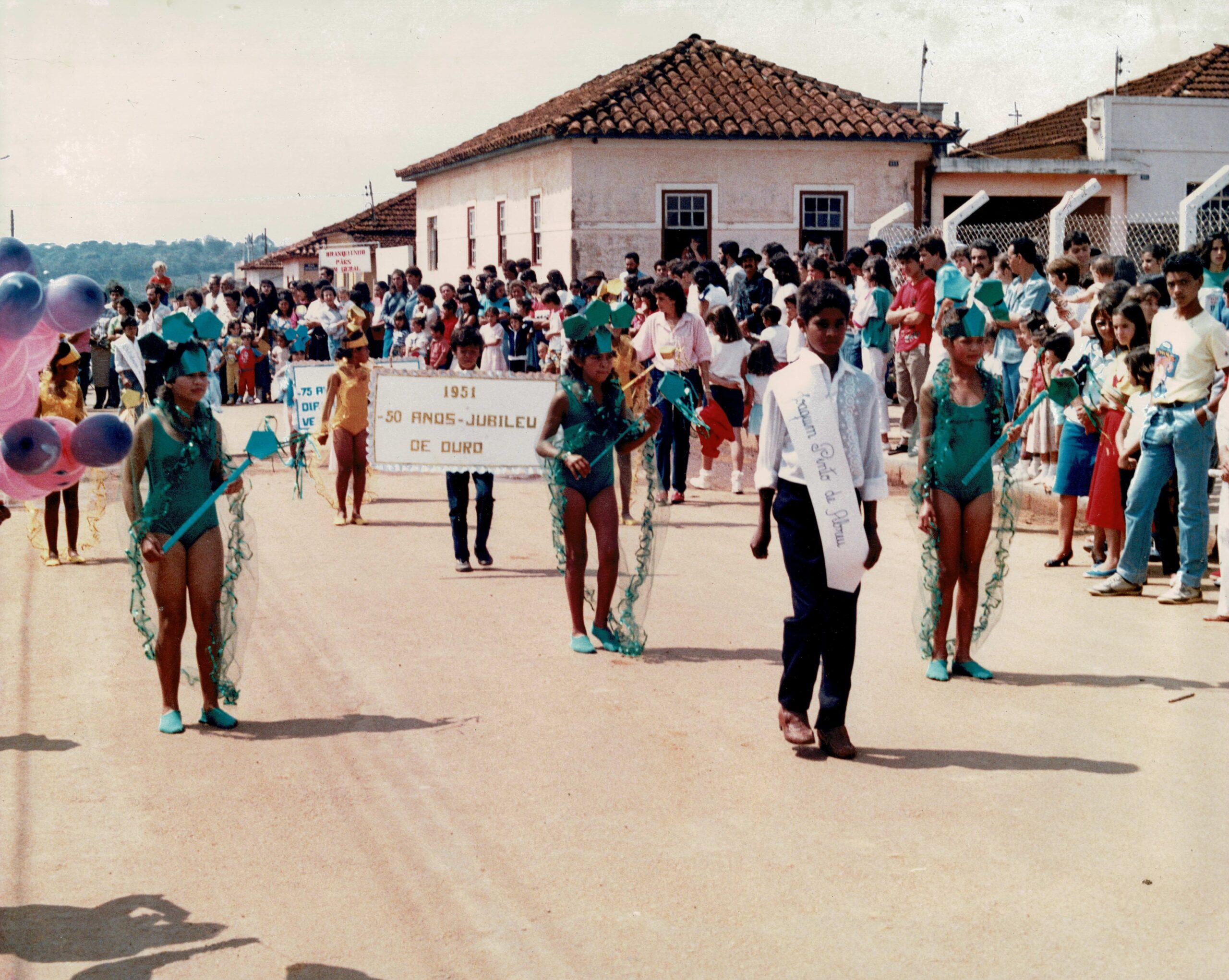 Desfile Cívico 07/09/1988 (Fonte: Biblioteca Municipal)